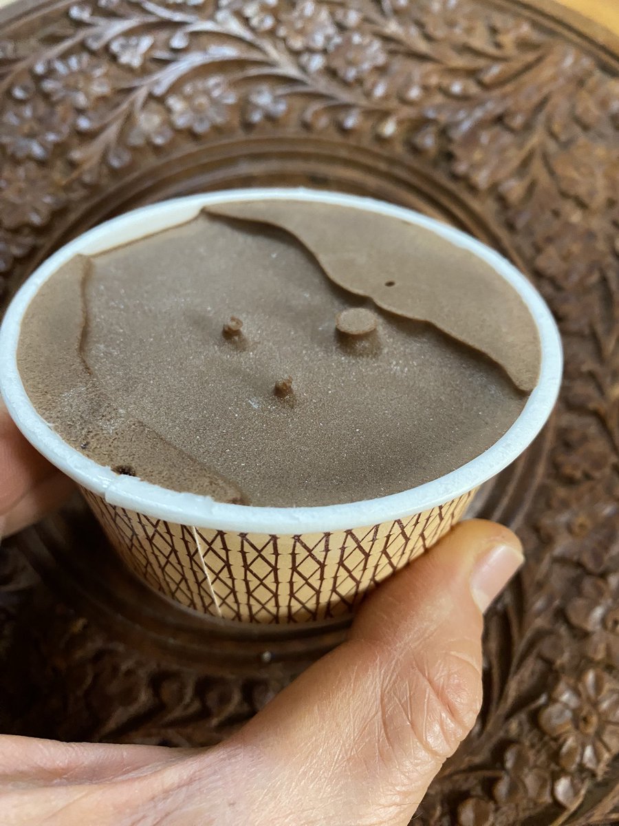 icemantorao's tweet image. #MOW #アイス
これを食べました
MOW PRIME の苺ショコラミルクです
ミルクアイスの上に苺チョコレートのアイスがのってました
苺とチョコレートとミルクの三つの味が口の中に広がり凄く美味しかったです
あと1個冷凍庫に保管されてます
食べるのが楽しみだ