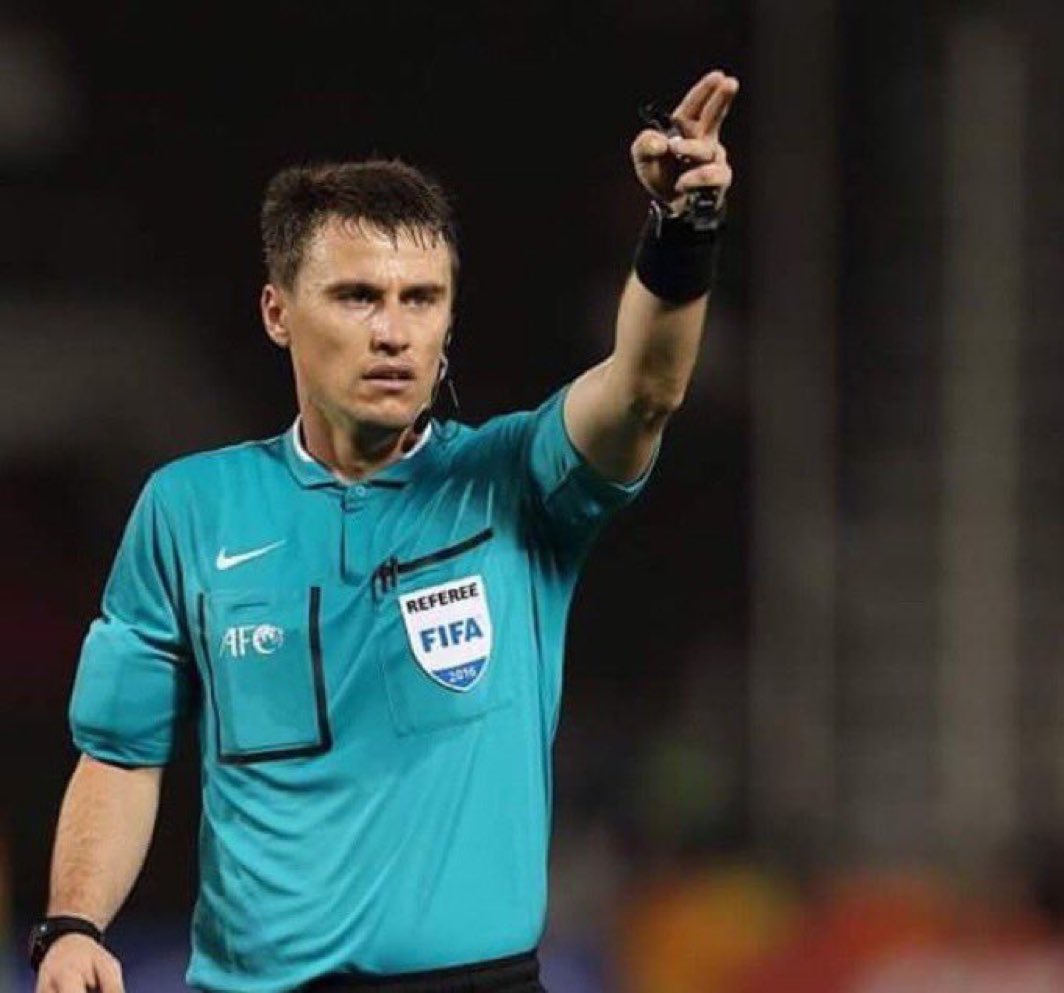 اين ادارة الاهلي النايمه لاتهش ولا تنش الله بلانا بناس بكم وعمي لماذا لاتصعد الموظوع إلى الفيفا لعنة الله عليكم وعلى تحكيمهم التافه ايش القرف هذا يااداره تحركي لاتجلطينا بصمتك القاه لابدلابد من الاحتجاج على سلب حقوق الاهلي بالتحكيم كنا فرحانين ومطمئنين على التحكيم في اسيا ايش سار