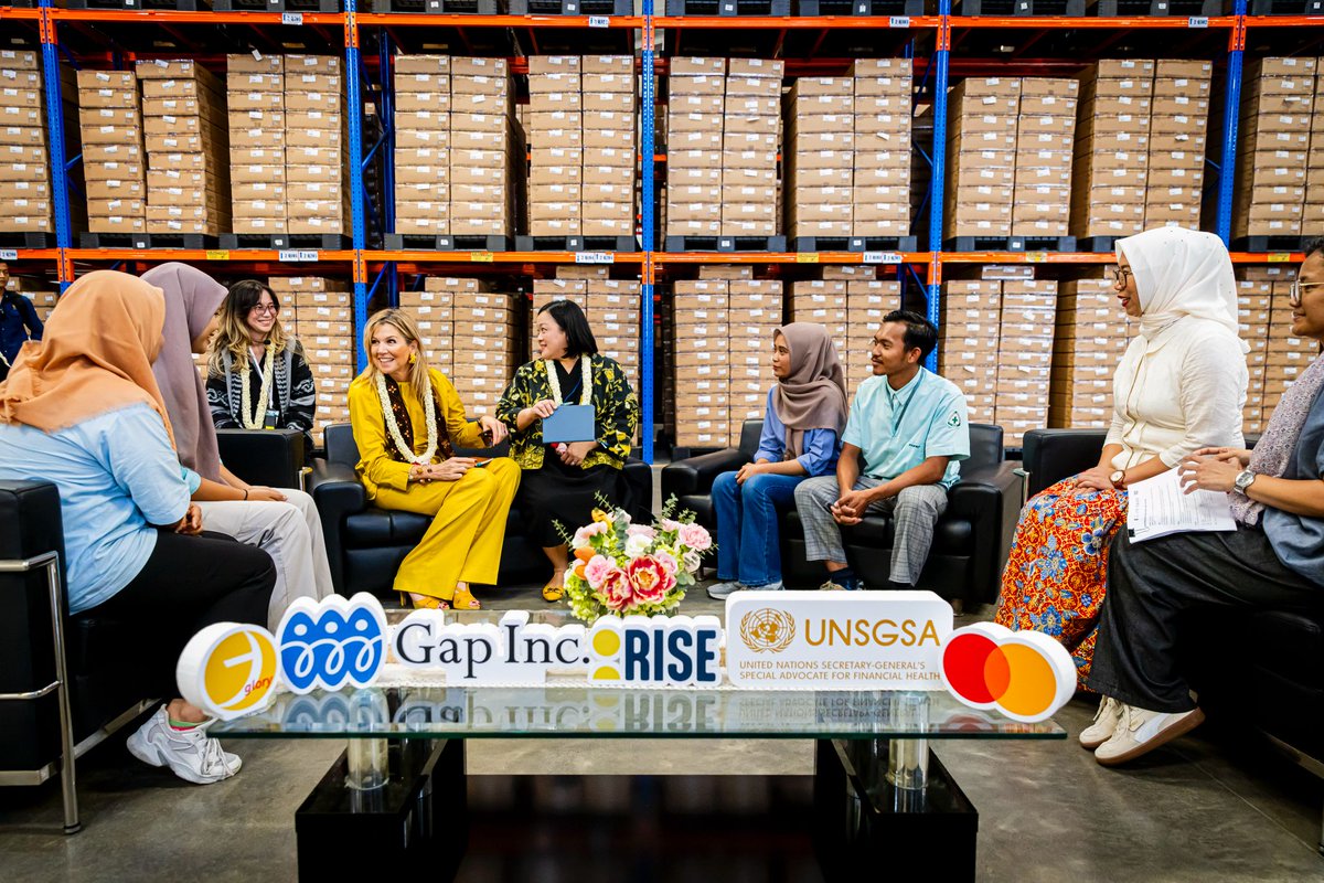 UNSGSA's tweet photo. Today UNSGSA Queen Máxima was in Central Java meeting with garment workers, entrepreneurs, &amp; young Indonesians to learn about their #financialhealth journeys.

Their stories will inform her conversations with public and private sector leaders throughout her time in Indonesia. https://t.co/rCvr2zx7Jn