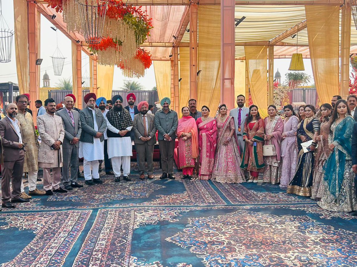 Partap_Sbajwa's tweet image. Attended the wedding of Akanksha, niece of Smt. @ArunaC_Official and Sh. Ashok Choudhary. Heartfelt congratulations to the entire family on this joyous occasion. Wishing Akanksha and Akshay a lifetime of love, joy and prosperity. Warm blessings to both, as they begin this new…