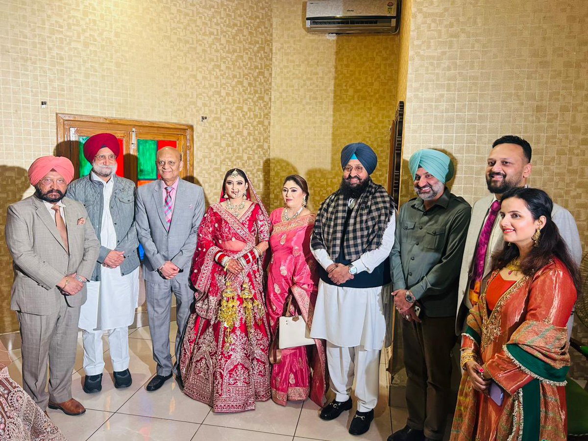 Partap_Sbajwa's tweet image. Attended the wedding of Akanksha, niece of Smt. @ArunaC_Official and Sh. Ashok Choudhary. Heartfelt congratulations to the entire family on this joyous occasion. Wishing Akanksha and Akshay a lifetime of love, joy and prosperity. Warm blessings to both, as they begin this new…