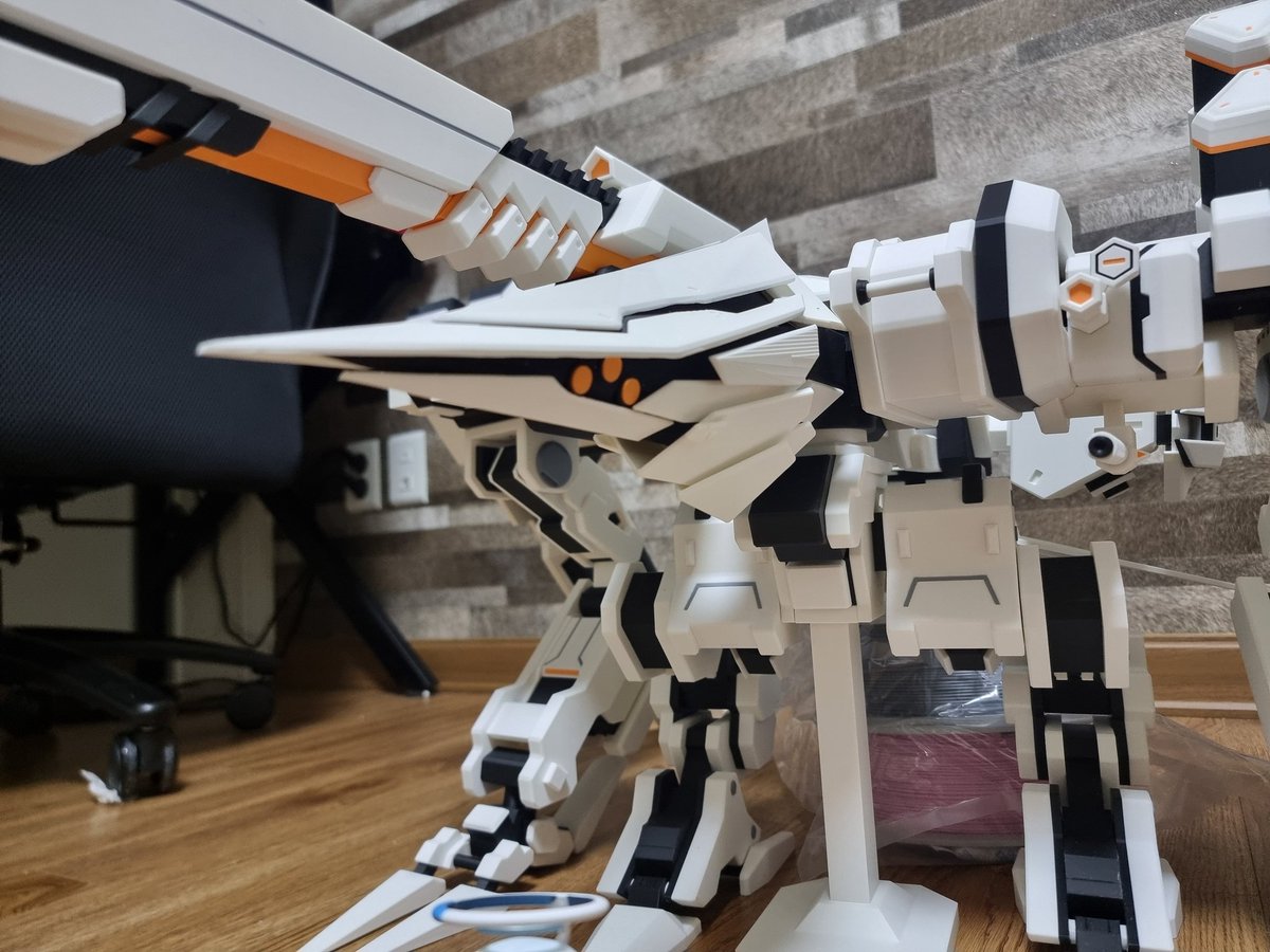 creasentwitt's tweet image. 게부라 넨도로이드 스케일 버전 완성했습니다.
큰거 하나 끝났네요