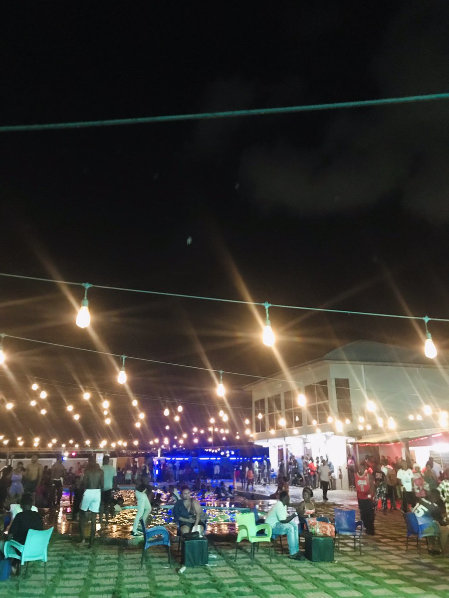 mcevans_buzz's tweet photo. #continentalpoolparty @ayaramzybGh https://t.co/DwtvsaCYDA