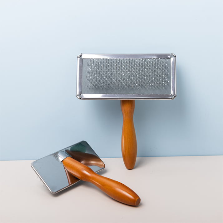 chaley2085's tweet photo. A dog owner must have these grooming tools, toothbrush, comb, slicker brush, dematter, nail clipper. Are there any other items you consider necessities to recommend?

#petcomb #petcare #petgrooming #petindustry #petcleaning #dogcomb #nailclipper #slickerbrush #demattingtool https://t.co/DBktkr7LZn