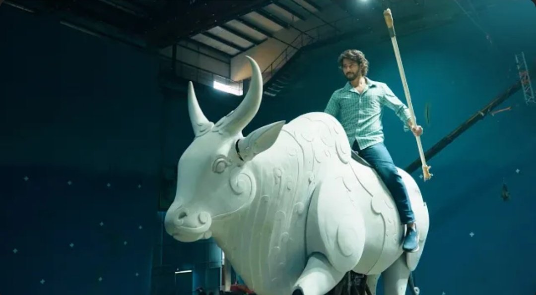 SivaMallala's tweet image. Okka Planu 💥
Okka  PERFECT 💥💥
OKKA  Execute 💥💥💥

Wow it&apos;s Only Possible For @ssrajamouli Garu 🌍🙏👏

Hats off for your Dedication @urstrulyMahesh  🌟

#MaheshBabu #SSRajamouli #Varanasi