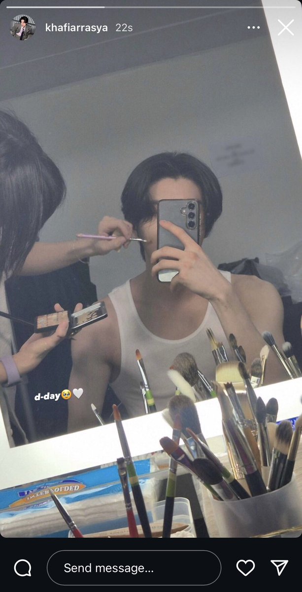 essehour's tweet image. heejake few tweets au

happy wedding day! 💍