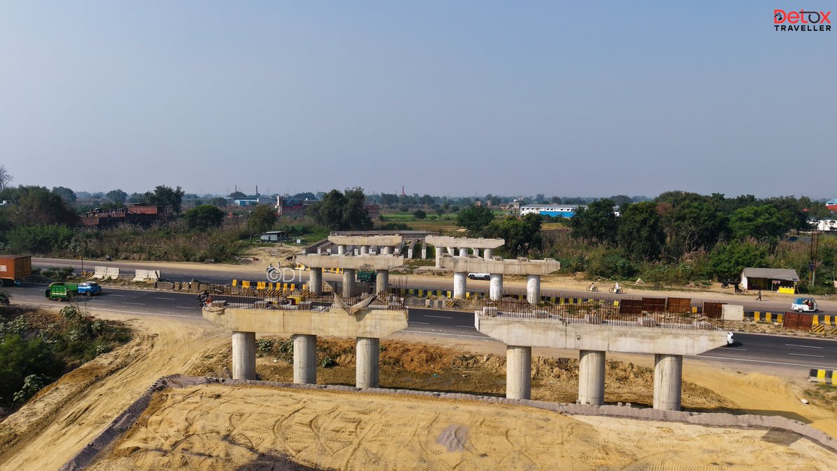 DetoxTravellerr's tweet image. #Kanpur Ring Road is a major #NHAI project designed to ease Kanpur’s increasing traffic load.
It’s a 93.2 km, 6-lane ring road being built in 5 packages.

Although the official deadline is 2027, I personally don’t think it will be ready by then due to the construction of 2 major…