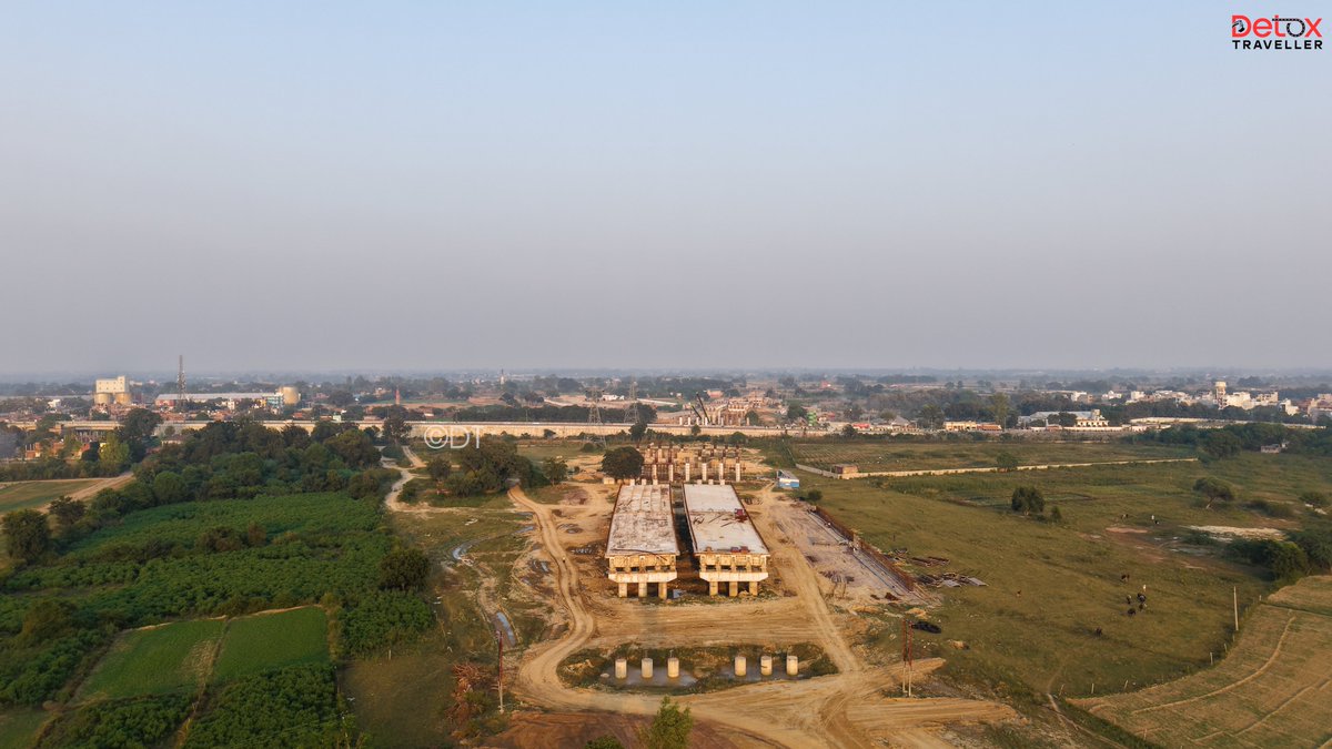 DetoxTravellerr's tweet image. #Kanpur Ring Road is a major #NHAI project designed to ease Kanpur’s increasing traffic load.
It’s a 93.2 km, 6-lane ring road being built in 5 packages.

Although the official deadline is 2027, I personally don’t think it will be ready by then due to the construction of 2 major…