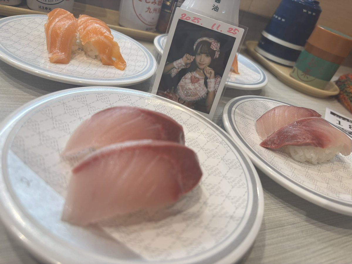 ねねちゃん約束のお寿司だよ🍣 はまちだよ！ 今日も本当に可愛かった