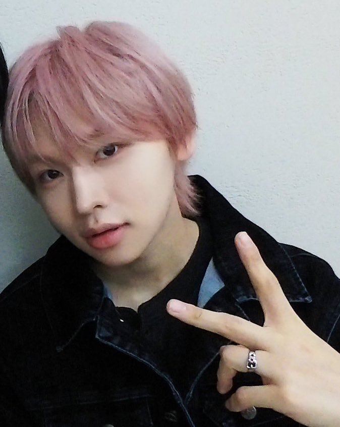 유찬 뿅뿅이.⋆𝜗𝜚 tweet media