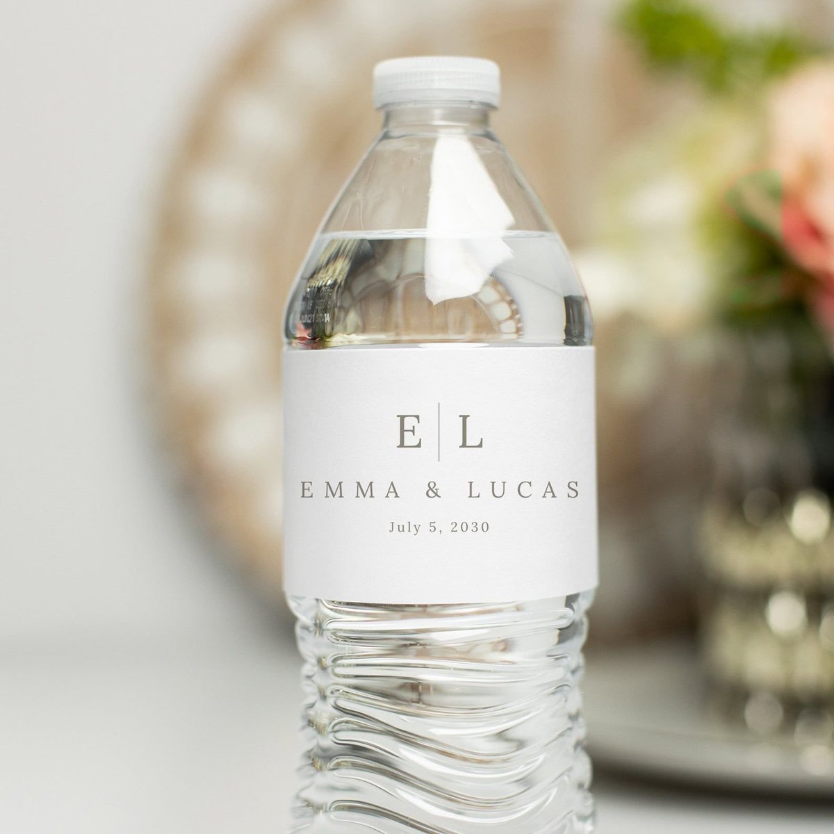 aykev's tweet image. this is what I mean by a label. notice the text doesn&apos;t sit on glass, it sits on an opaque surface it can consistently contrast against