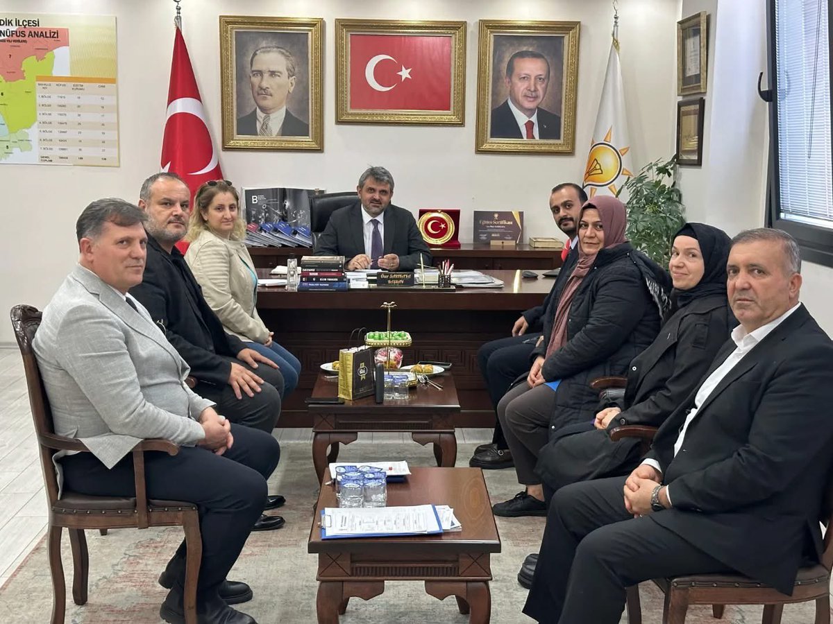 İlçe Başkanımız Sn.Fatih Korkusuz(<a href="/fatih_korkusuzz/">Fatih Korkusuz</a> ), İlçe Başkan Yardımcımız Sn.Evrim Oynak(<a href="/EVRMOYNAK/">Evrim Oynak</a> ), İlçe Kadın Çalışmaları Başkanımız Sn.Halime Kızılkaya (<a href="/halimekzlkaya4/">halime kızılkaya</a> ), İlçe Sekreterimiz Sn.Esengül Çeliker (<a href="/CeliklerEsengul/">Esengül Çeliker</a> ) ile birlikte Ak Parti Pendik İlçe Başkanı