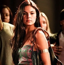 poponze's tweet image. Isis Valverde (Suellen) NÃO fará parte do elenco de “Avenida Brasil 2”.