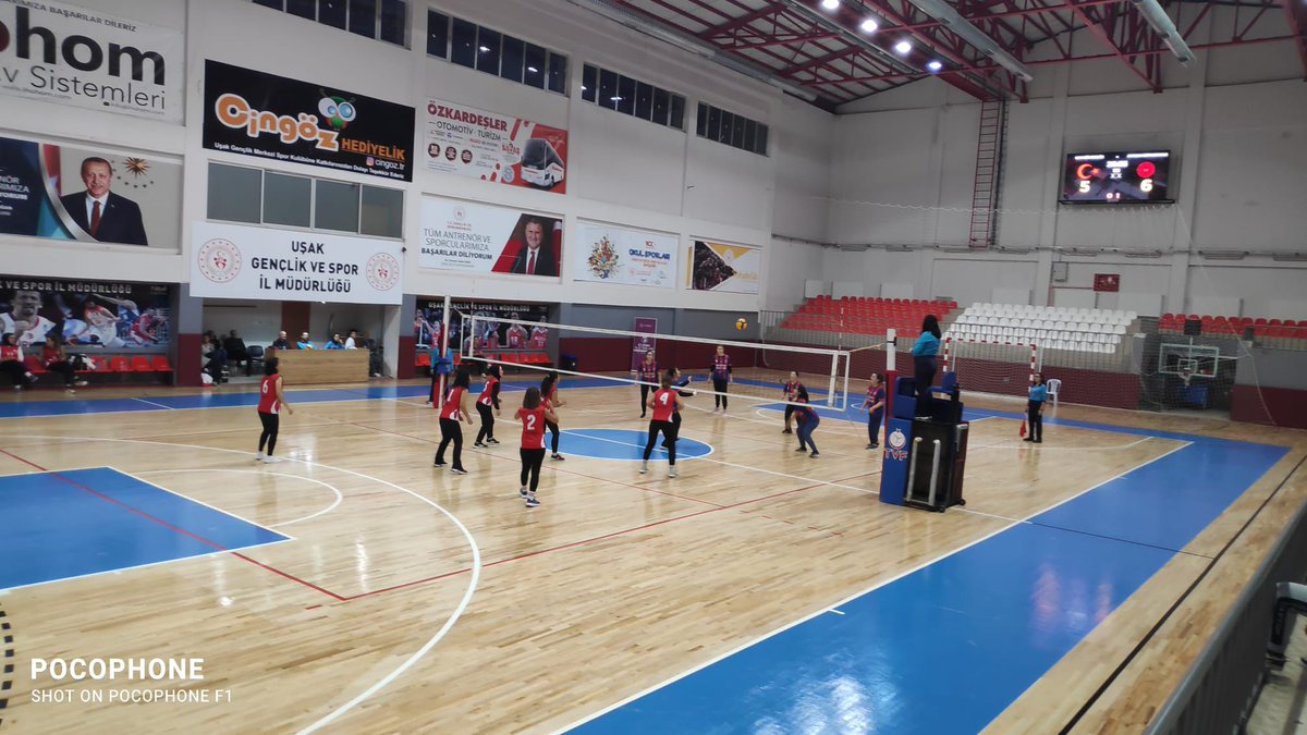 Kadına yönelik şiddete dikkat çekmek ve farkındalık oluşturmak amacıyla düzenlenen Evinin Sultanları Voleybol Turnuvası büyük bir coşkuyla gerçekleştirildi.
Turnuvaya katılıp mücadele ruhunu sahaya yansıtan tüm sporcularımıza teşekkür ediyoruz
<a href="/gencliksporbak/">Gençlik ve Spor Bakanlığı 🇹🇷</a> 
<a href="/OA_BAK/">Dr. Osman Aşkın Bak</a>
