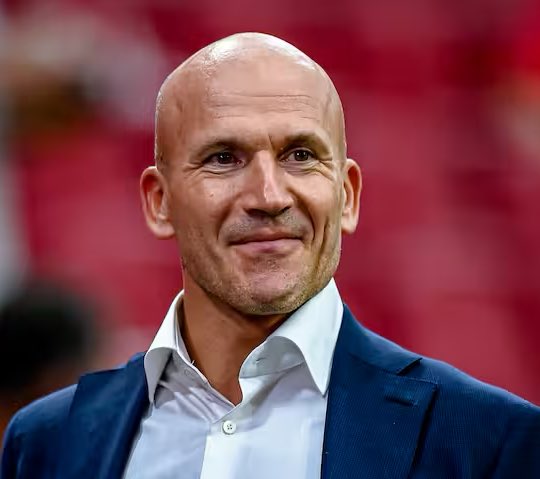 KlasseSjeune's tweet image. Alex Kroes - Meesteroplichter

#AJAX #AJAben