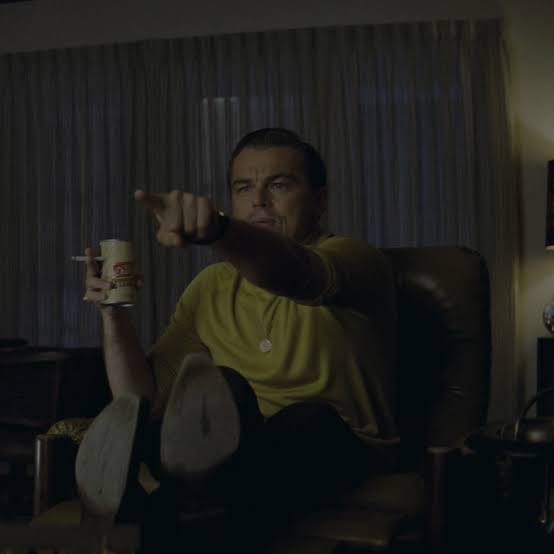 Wolzinnov's tweet image. When you see a typeface and recognize it.