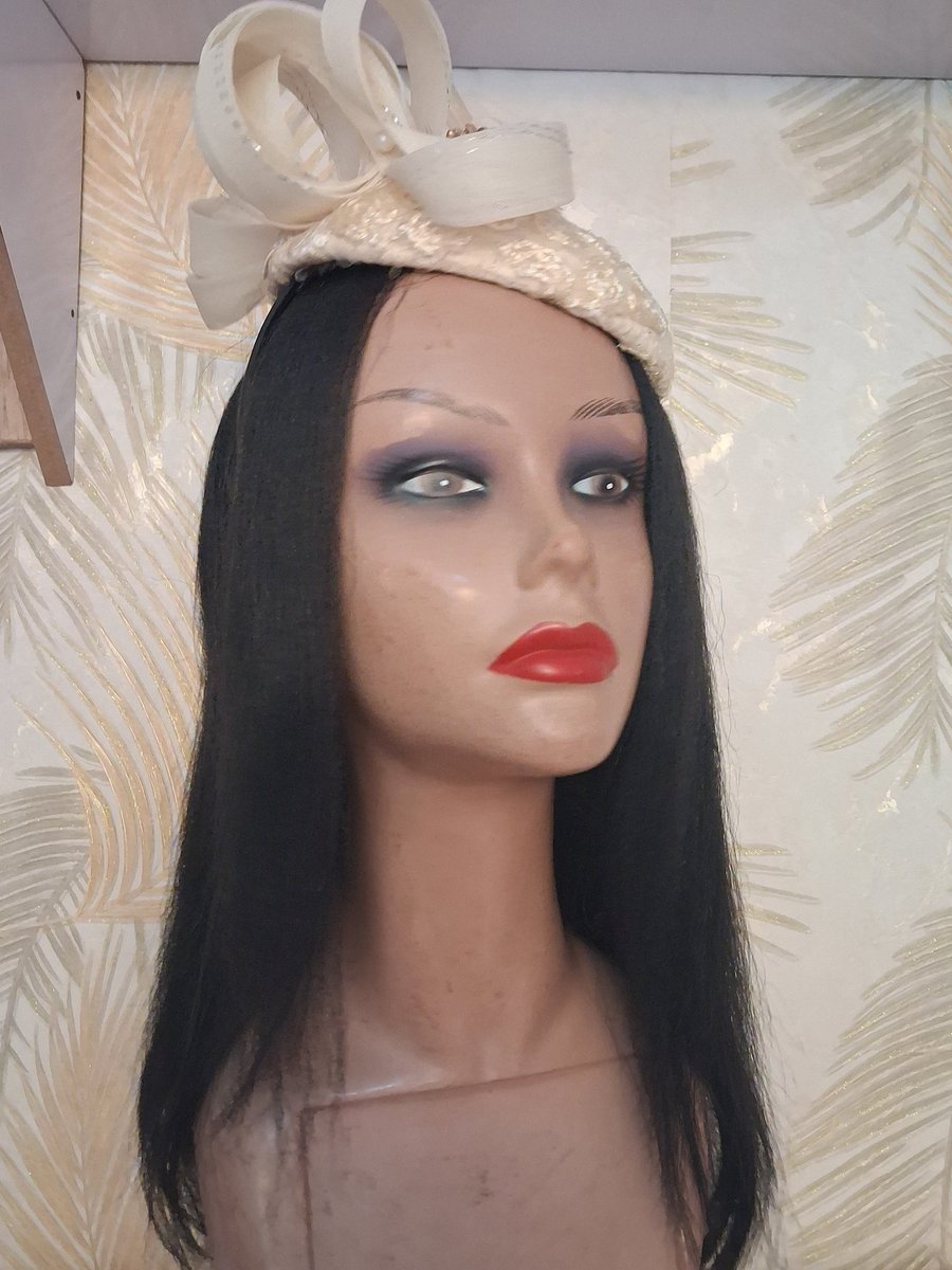 SheisHelen's tweet image. 👑 Regal Touch

Every piece tells a story of beauty, grace, and power. 👒
#RoyalStyle #LuxuryHeadwear #QueenVibes #FascinatorArt

WhatsApp  08037617488