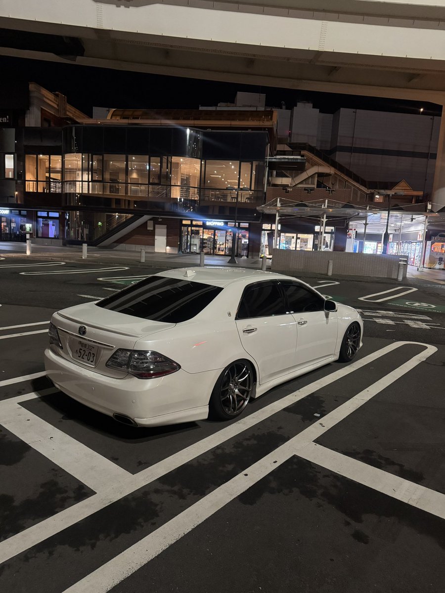 246_16_ykr's tweet photo. 夜勤明け久しぶりに大黒来たそして毎回おんなじような所止めてる。
iPhone15proなんだけどみんなみたいに上手く撮れないんだけど設定とかあるの？ https://t.co/Lxx5bwzXS0