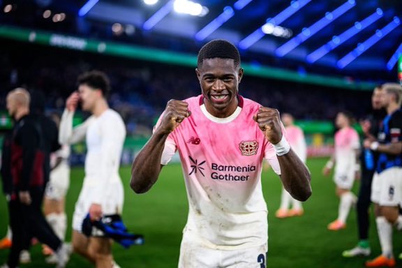 lataniere237's tweet image. Christian Kofane TITULAIRE ce soir contre Manchester City en Ligue des Champions 🇨🇲✨