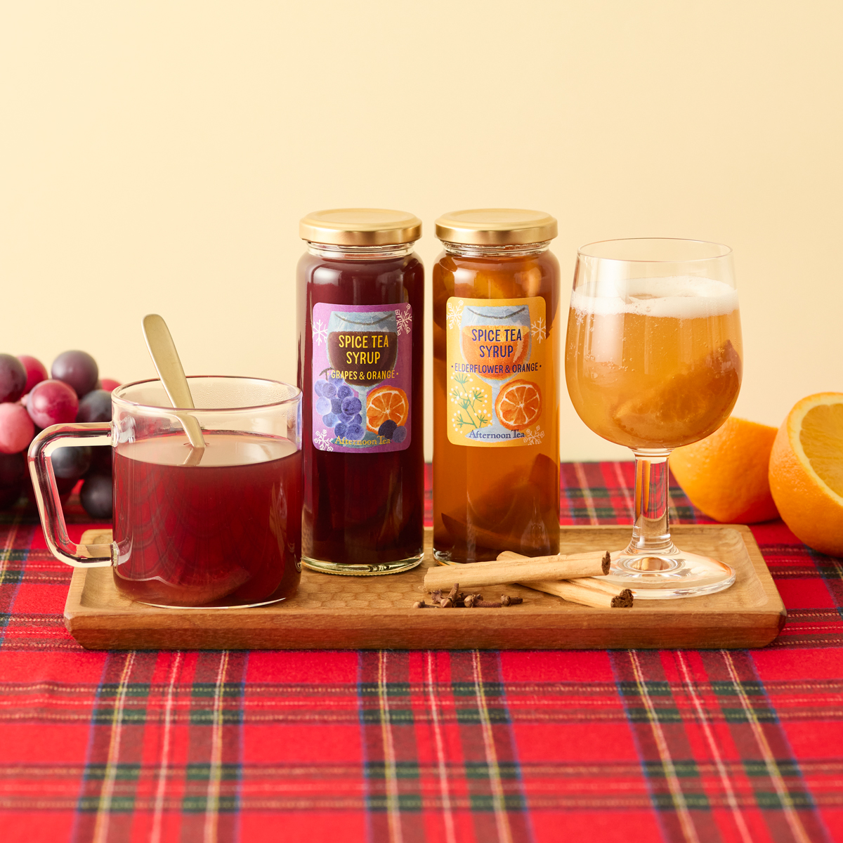 AfternoonTea_LT's tweet image. ＼🍷ホットワインをイメージしたティーシロップ☕／
寒くなってくるとホットドリンクが一層おいしく感じられますよね。ティールームでは、ホリデーシーズンに欠かせないホットワインをイメージしたティーシロップが登場しています。
#アフタヌーンティーティールーム