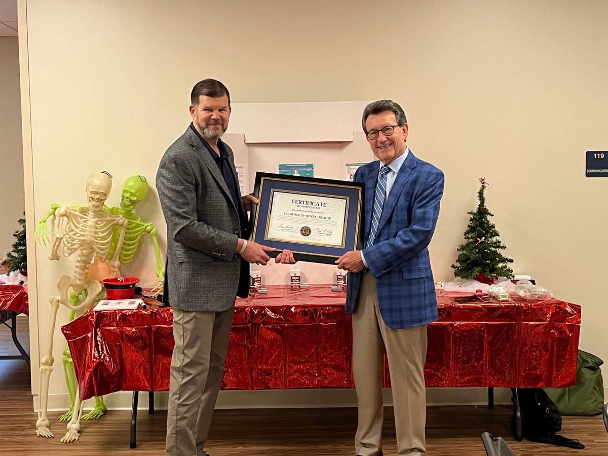 4SCVETS's tweet photo. Last Thursday, SCDVA Secretary Todd B. McCaffrey presented Certificates of Appreciation to @sc_deptofadmn & @BHDDOMH for the critical support provided by both agencies during the transition of our state’s Veterans’ Homes🇺🇸
#SCVeterans #SCVeteranHomes #SCVets #SCAdmin #SCDVA https://t.co/UWX8uRNIFO