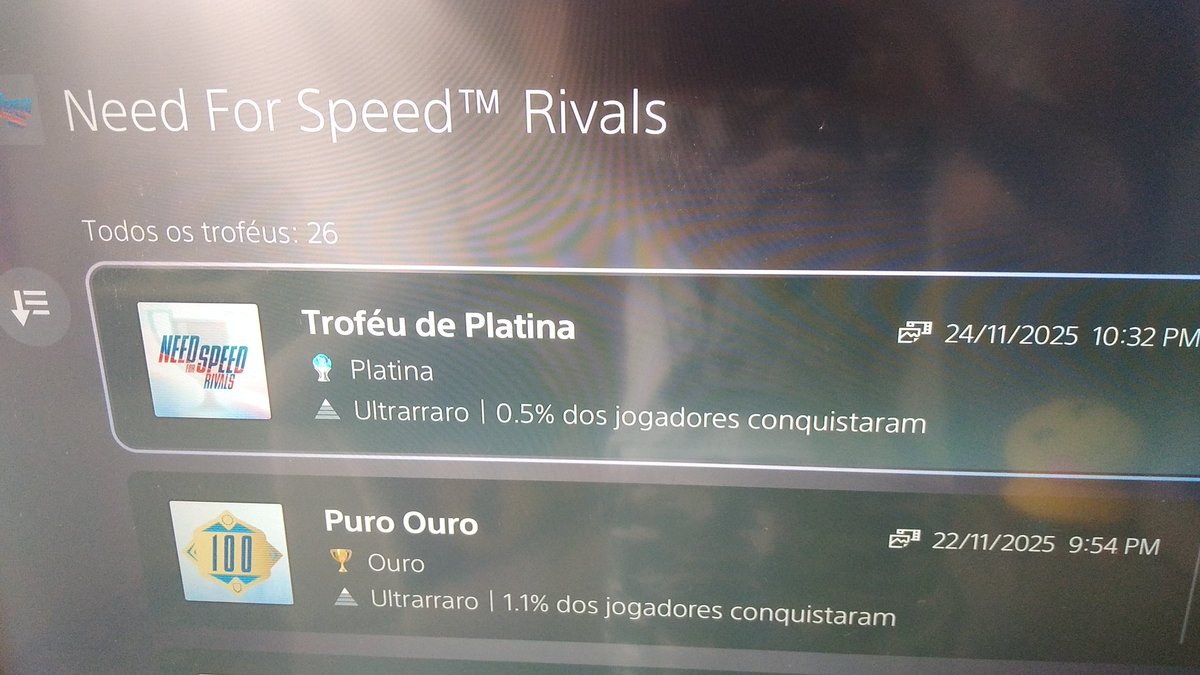 HelvigLord's tweet image. Esse foi o primeiro need que joguei no Xbox one e fiz os 1000G, depois de 11 anos faço a platina no play. Essa platina seguirá com essa raridade, pois fecharam os servidores e tem 2 troféus online. Último a pegar apaga a luz. #Needforspeedrivals #platina #troféus