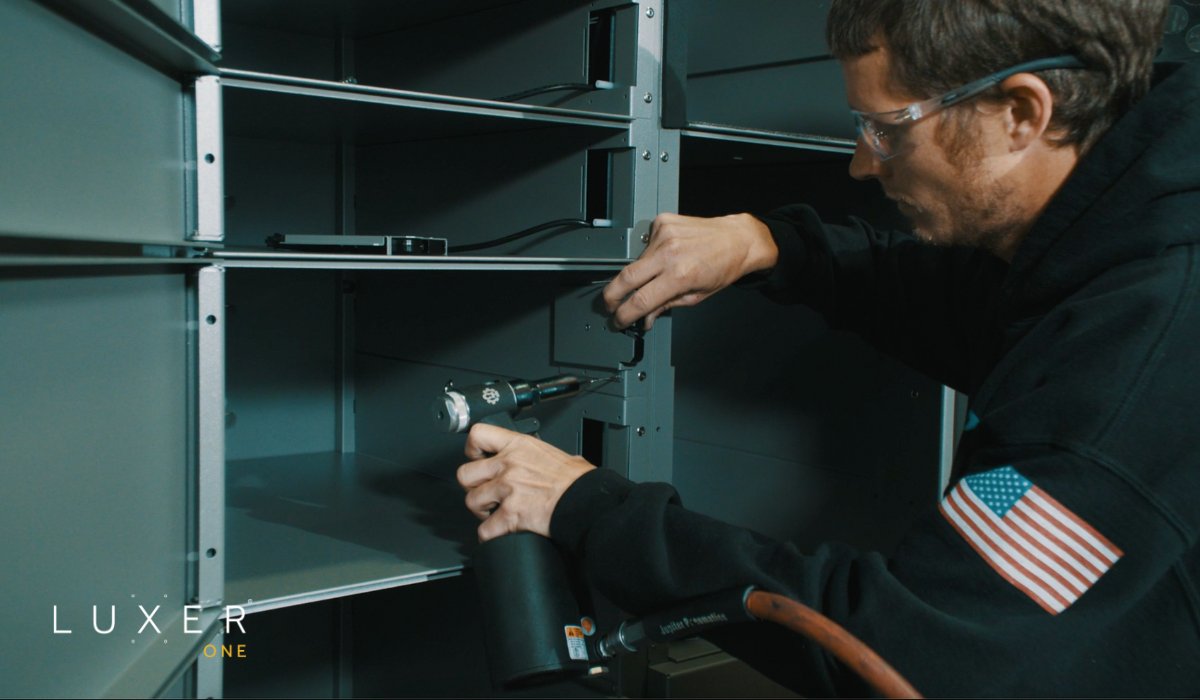 LuxerOne's tweet image. 🎁📦 This season, don’t just manage packages, protect them.

When security, software, and monitoring all work together, #packagetheft doesn’t stand a chance. Dive deeper into what makes a locker truly secure 👉 link in bio

#packagemanagement #smartlockers #blackfriday