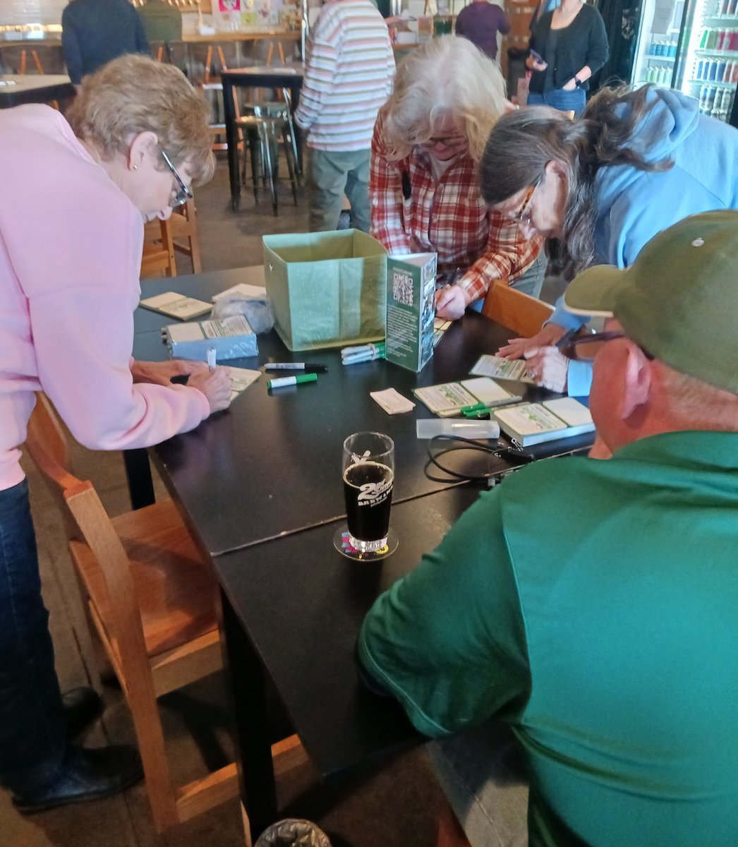 Trees4Troops's tweet image. Thank you, @2ndshiftbrewing in St. Louis. About 250 heartfelt tags are now headed out with #T4T, thanks to your team &amp;amp; patrons. 🎄💚🇺🇸

Spot a surprise, 2 tags were signed by Hank the hound. If you get one, DM us for a prize. 🐶

#TreesForTroops #SupportOurTroops #StLouis