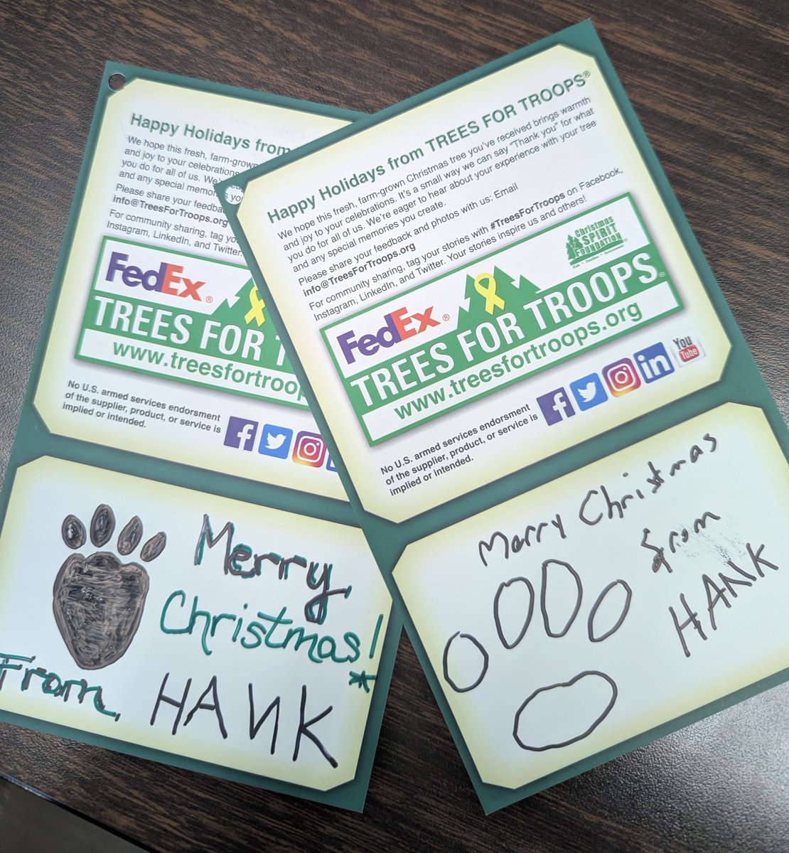 Trees4Troops's tweet image. Thank you, @2ndshiftbrewing in St. Louis. About 250 heartfelt tags are now headed out with #T4T, thanks to your team &amp;amp; patrons. 🎄💚🇺🇸

Spot a surprise, 2 tags were signed by Hank the hound. If you get one, DM us for a prize. 🐶

#TreesForTroops #SupportOurTroops #StLouis