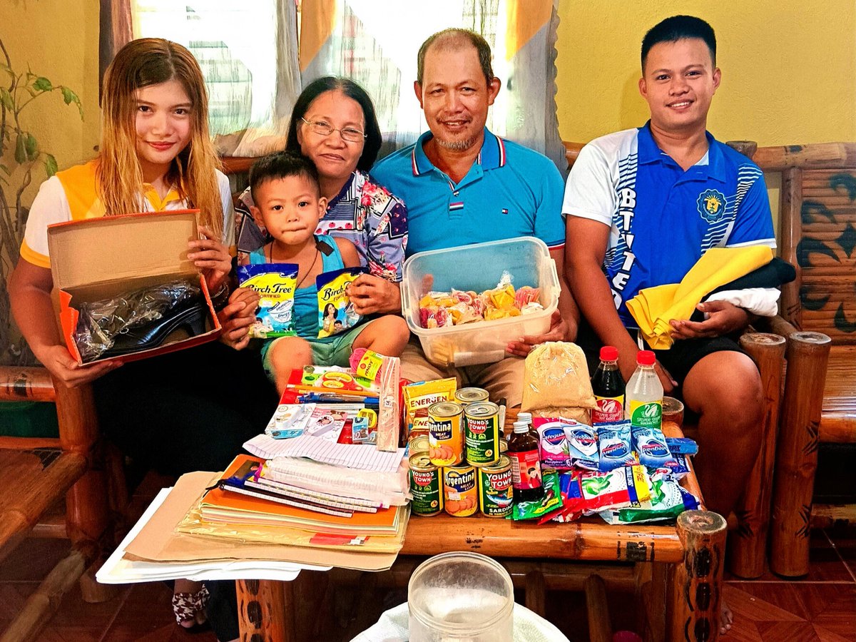 Thanks to your support to our most needed gift, this family in our Samar site in Philippines received food baskets, notebooks and clothes!