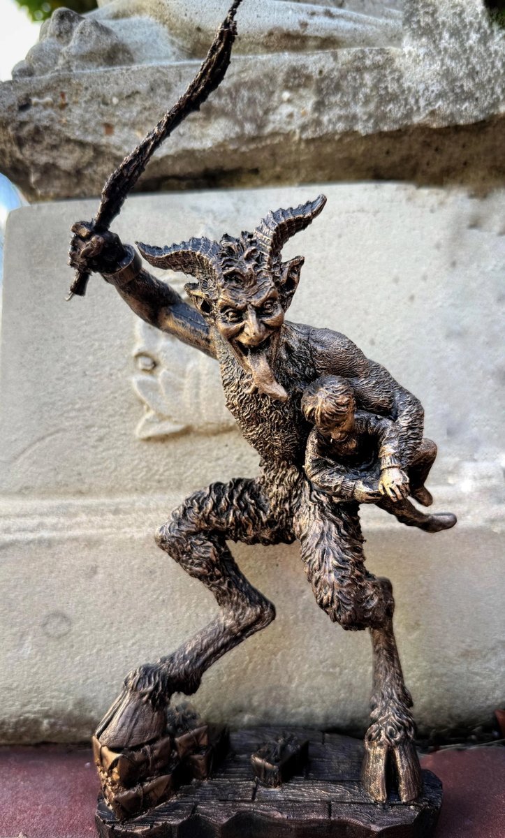 IglesiadeSatan's tweet photo. Hail Krampus! https://t.co/p5QfkCmkyS