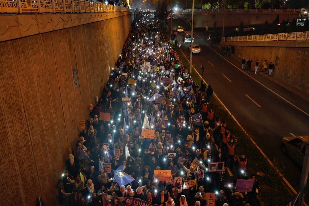 “Yaşamak istiyoruz.” 

Amed