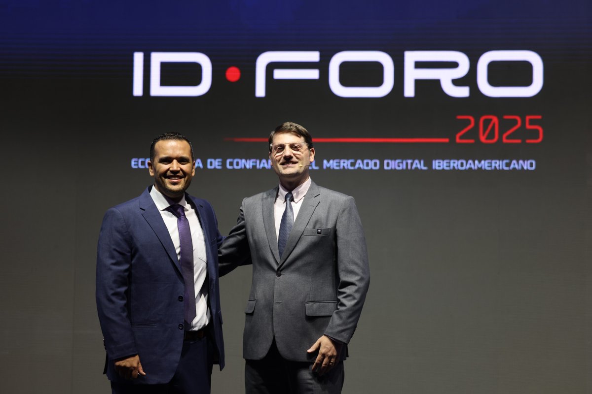 Miticpy's tweet image. 💬 | El viceministro de Tecnologías, @kpistilli compartió la estrategia del MITIC para impulsar la digitalización del Estado, además de los avances y desafíos de la Agenda Digital del país.

Fue durante la Cumbre Iberoamericana IDForo 2025.