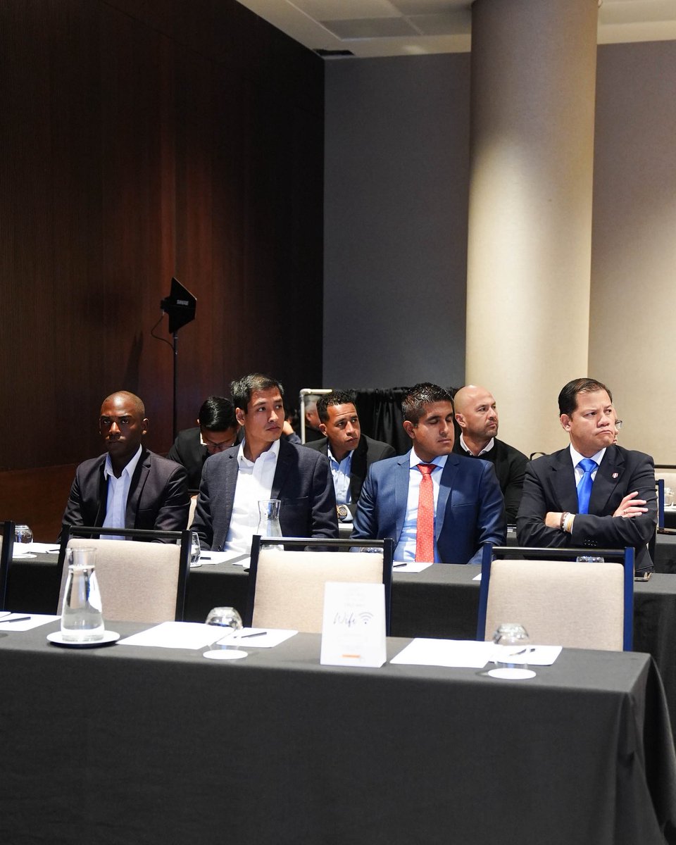 TuFPF's tweet image. La 𝗖𝗮𝗽𝗮𝗰𝗶𝘁𝗮𝗰𝗶𝗼́𝗻 𝗱𝗲 𝗜𝗻𝘁𝗲𝗴𝗿𝗶𝗱𝗮𝗱 reúne a profesionales del fútbol para profundizar en la prevención, los riesgos y las consecuencias de la manipulación de partidos y competiciones.

Un espacio para fortalecer la transparencia, la responsabilidad y el juego…