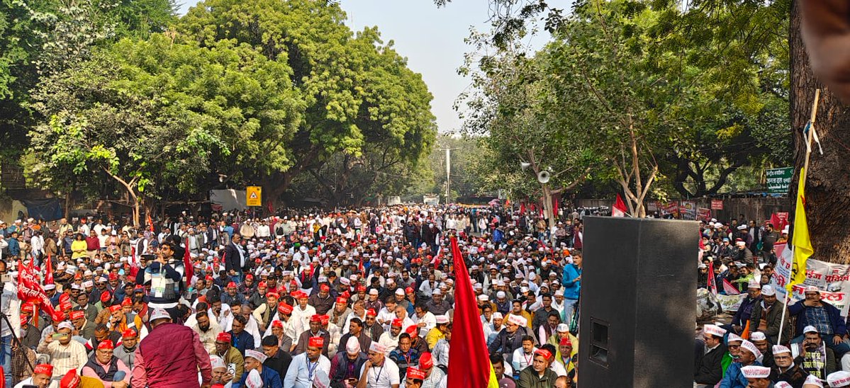 AvnishKuma97911's tweet image. कर्मचारियों को हूबहू OPS चाहिए उसमे कोई संसोधन नहीं चाहिए
जंतर मन्त्र में लाखो की भीड़ बता रही है हमें OPS चाहिए न NPS न UPS 
#NoNPS_NoUPS_OnlyOPS 
#notet_beforerte 
#StopPrivatization 
#OPS 
@vijaykbandhu 
@RahulGandhi 
@BhimArmyChief 
@yadavakhilesh 
@Mayawati 
@BBCHindi 
@ANI