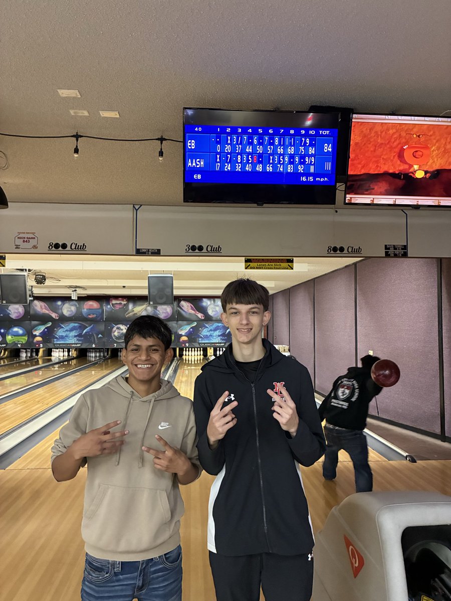 jfactor2's tweet image. Here’s some photos of Coach Factor’s 2nd period Lifetime Sports class on their field trip to the Pineville Bowling Center.  #MCR1Pride