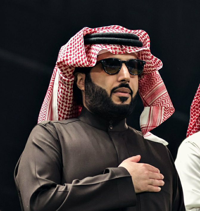 بمناسبة #الهلال
بختار عدة اشخاص يفوزون معي 
      هدية "30 " الف ريال 
         موعدنا بعد الساعه 12 
رتويت للتغريدة + لايك❤️ + تعليق بنقطه 👌 
#الهلال_الشرطه