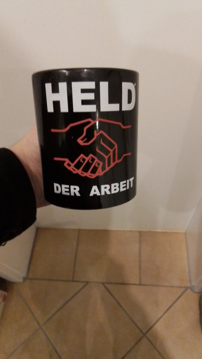 Deox386's tweet photo. Heute 13,5 Stunden gearbeitet. We ROCK. #TeamMerz #LehrjahreSindKeineHerrenjahre https://t.co/koBqaG67yp