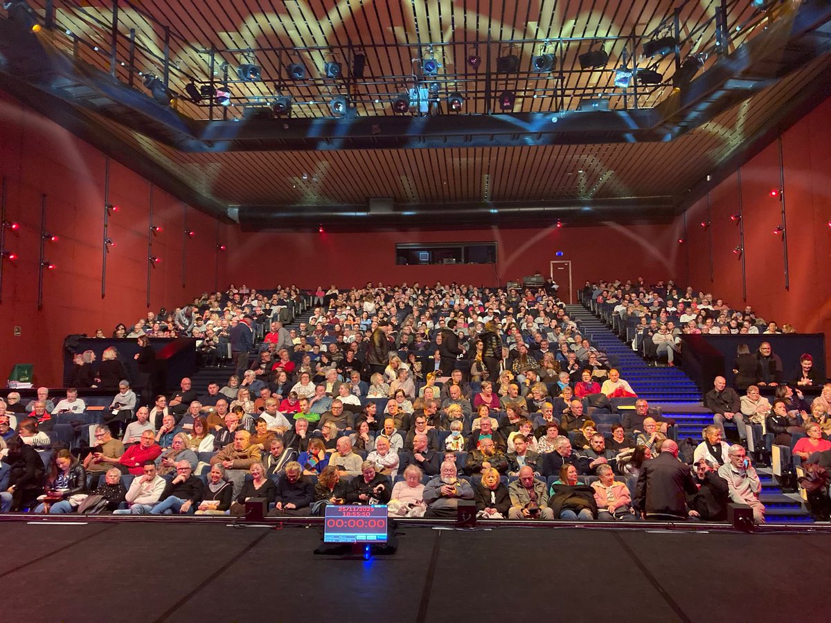 RTL_presse's tweet image. Les équipes de la communication @RTLFrance sont mobilisées partout en France 🇫🇷 , ce soir : 

- @GrossesTetesRTL avec Laurent Ruquier à Lens 
- #QuitteouDouble » avec Alex Vizorek à Saint-Gervais