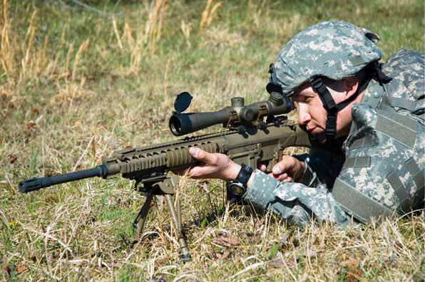 trip_to_valkiri's tweet image. US Army trooper with XM110 Semi-Automatic Sniper System, 2000s period.