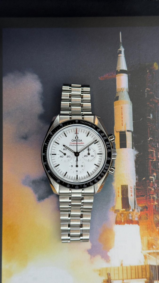 Element_iN_Time's tweet image. #speedytuesday with 42mm Omega Speedmaster Moonwatch Steel White Dial

elementintime.com/products/42mm-…