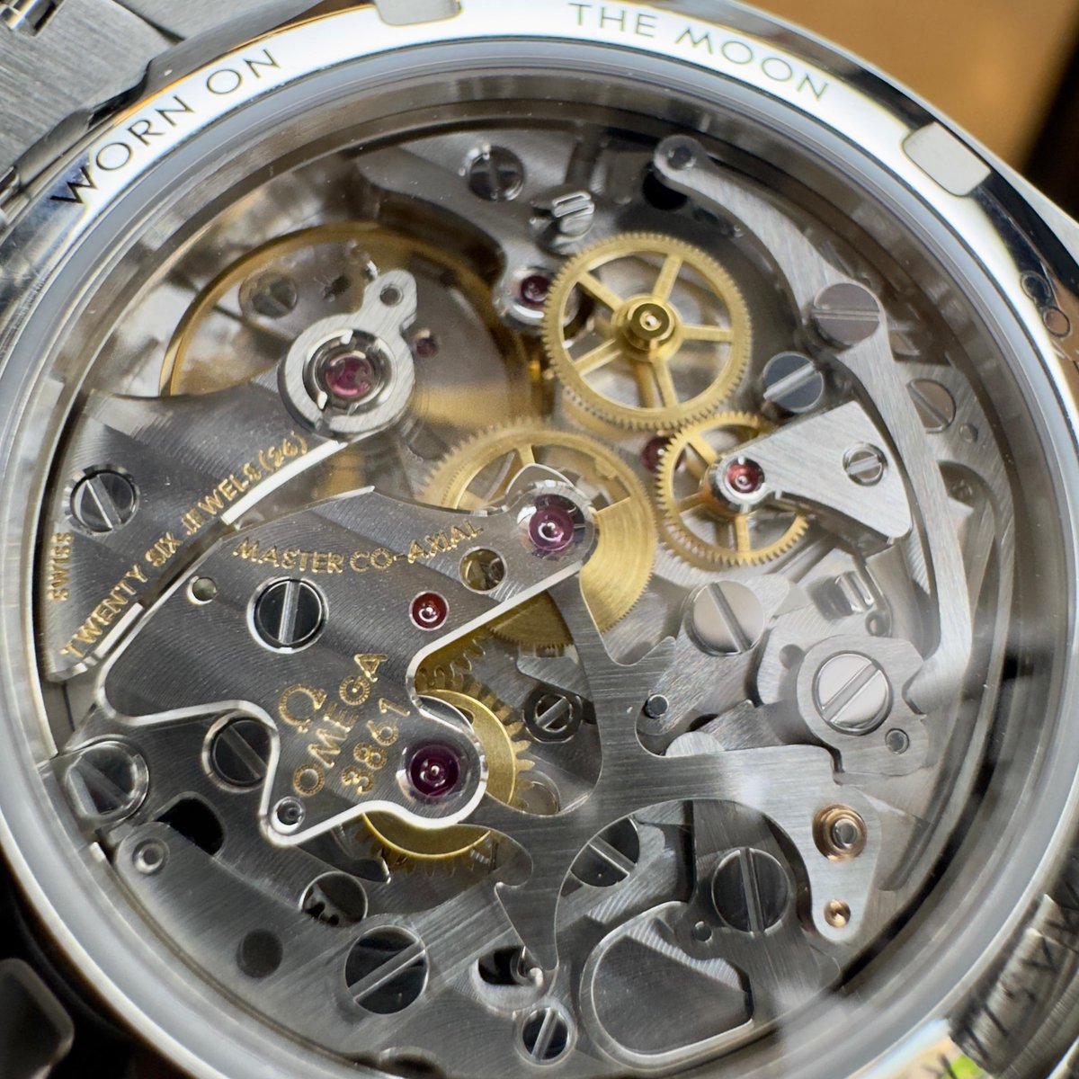 Element_iN_Time's tweet image. #speedytuesday with 42mm Omega Speedmaster Moonwatch Steel White Dial

elementintime.com/products/42mm-…