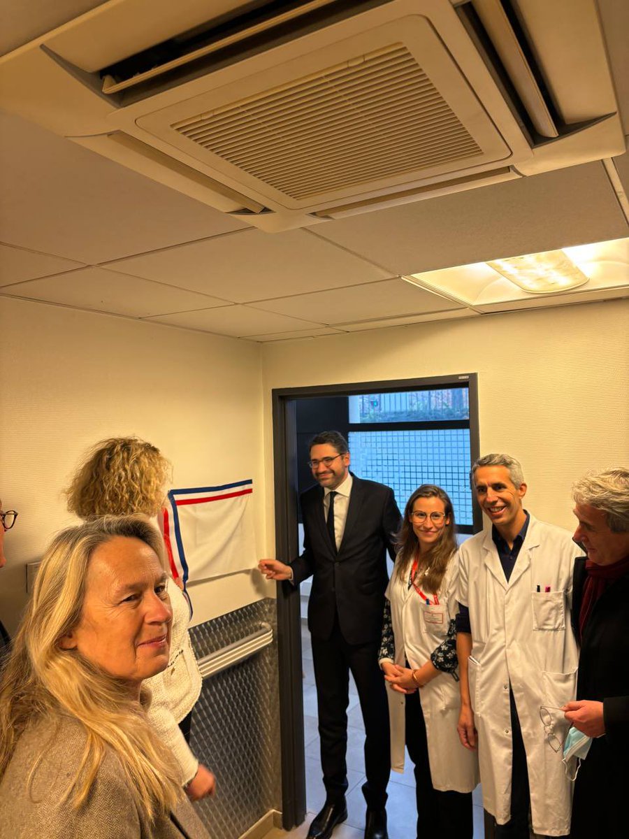 ConstanceLeGrip's tweet image. #25novembre Signature ce matin d&apos;une convention permettant aux femmes victimes de violences de déposer plainte dans TOUS les établissements hospitaliers, publics et privés, des Hauts-de-Seine, une première en France ! Simplifier et faciliter la procédure, accompagner les femmes…