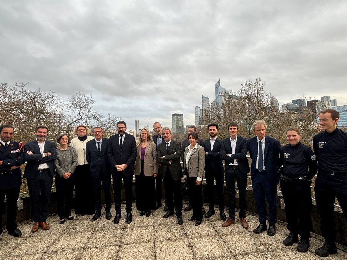 ConstanceLeGrip's tweet image. #25novembre Signature ce matin d&apos;une convention permettant aux femmes victimes de violences de déposer plainte dans TOUS les établissements hospitaliers, publics et privés, des Hauts-de-Seine, une première en France ! Simplifier et faciliter la procédure, accompagner les femmes…