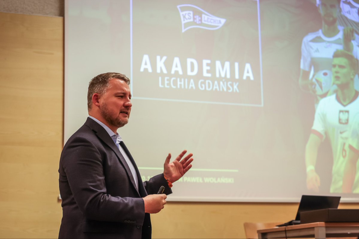 LechiaGdanskSA's tweet image. My wiemy, jak łączyć sport z biznesem 😎 Za nami kolejne wartościowe spotkanie, pełne pasji i inspiracji do dalszego działania 💼

Zobacz, co daje Klub Biznesu Lechii Gdańsk: tiny.pl/dmnrmbm1