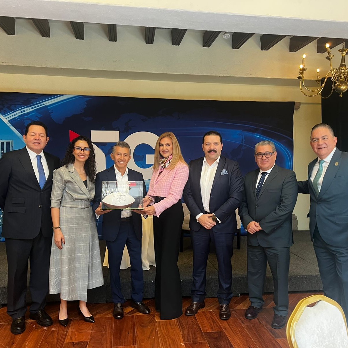 ANSeRiap's tweet photo. Gracias a #Tergum por hacer la diferencia en la vida de las y los niños con cáncer, al sumarse a la 18ª edición del Torneo de Golf @espnsutcliffe-ANSeR
Su contribución al participar en la subasta del balón autografiado de @TroyAikman nos ayuda a seguir brindando esperanza de vida https://t.co/tYv5TdXf10