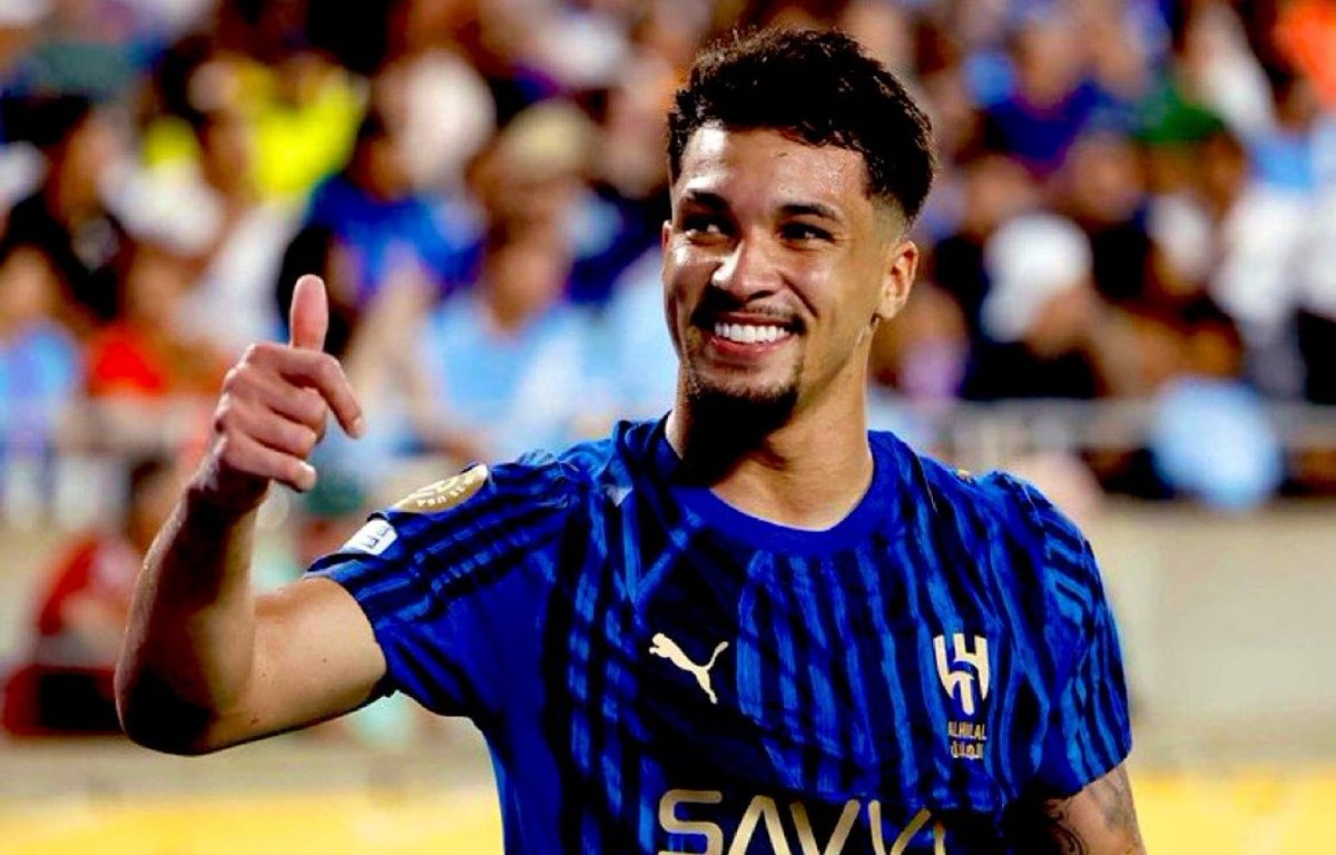 هدف الأول عن طريق ماركوس ليوناردو