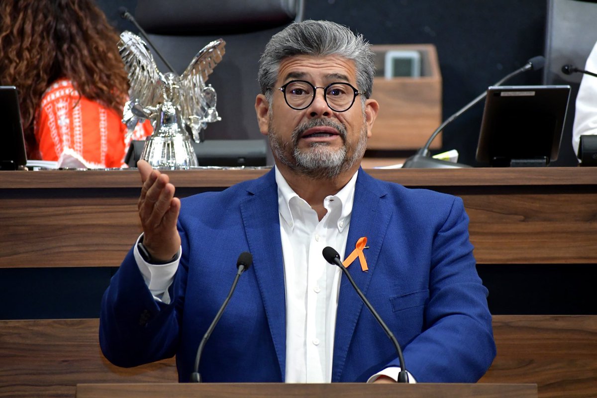 Presenté una iniciativa para que en #Oaxaca las víctimas NO paguen arrastre ni corralón por un delito que no cometieron.
Si reportaron el robo en 72 horas, si el aseguramiento fue indebido o si la víctima falleció, la entrega del vehículo debe ser inmediata y sin costo.
Es lo