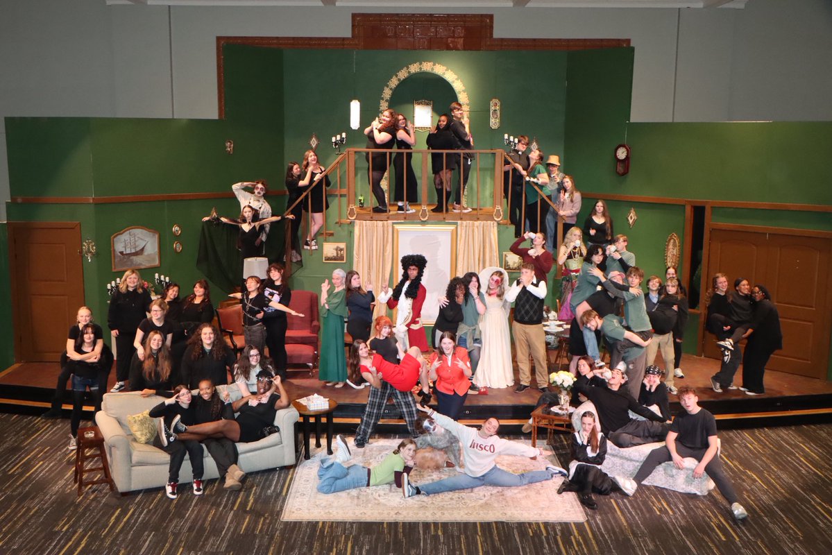 Congrats 👏🙌👏 to the Drama Guild on their production of “The Canterville Ghost” 👻!!
2 sold-out shows, rave reviews, and lots of laughs- great job SpARTans! 🎭