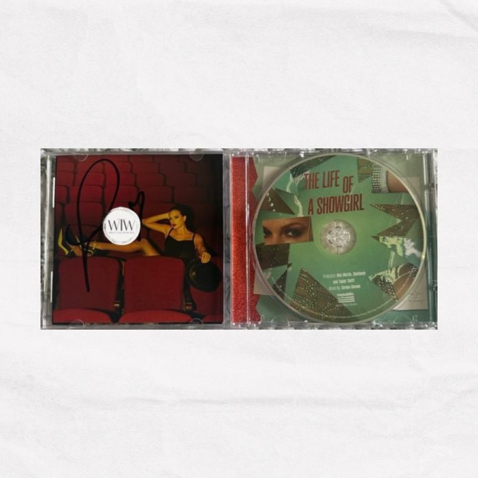 whattaylorwears's tweet image. In the spirit of it being the season of giving… it’s giveaway time! 

❤️‍🔥 Taylor Swift The Life of a Showgirl Signed CD (#4) ❤️‍🔥

To enter: 
• Retweet this post 
• Follow @whattaylorwears (so we can dm you if you win) 
• Optional: Tag a friend in the replies for extra entries…